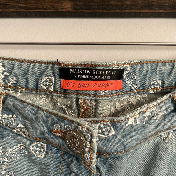 Maison Scotch denim embroidered shorts size 30 - Picture 3 of 5